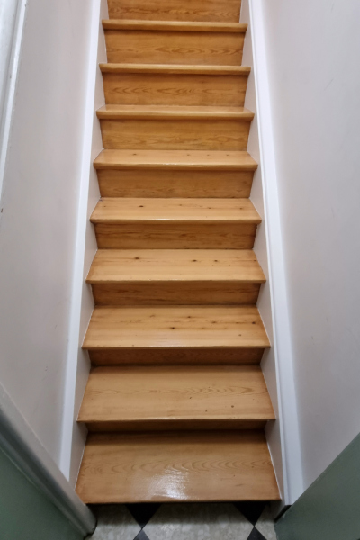 Aérogommage d'escalier