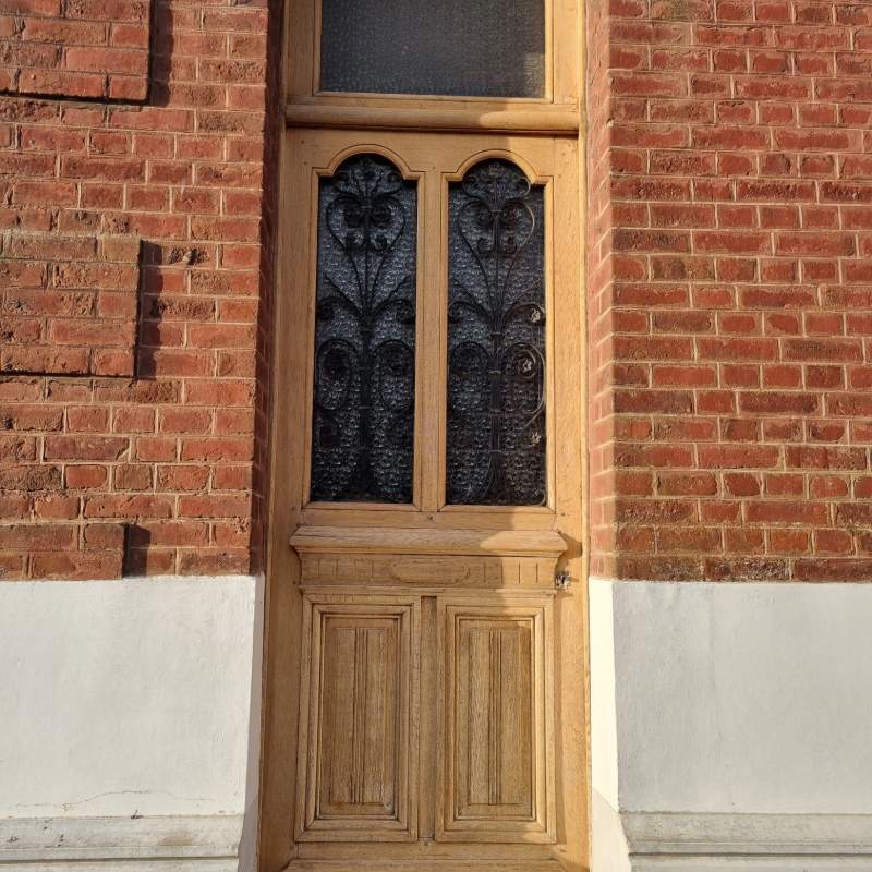 Aérogommage de porte d'entrée